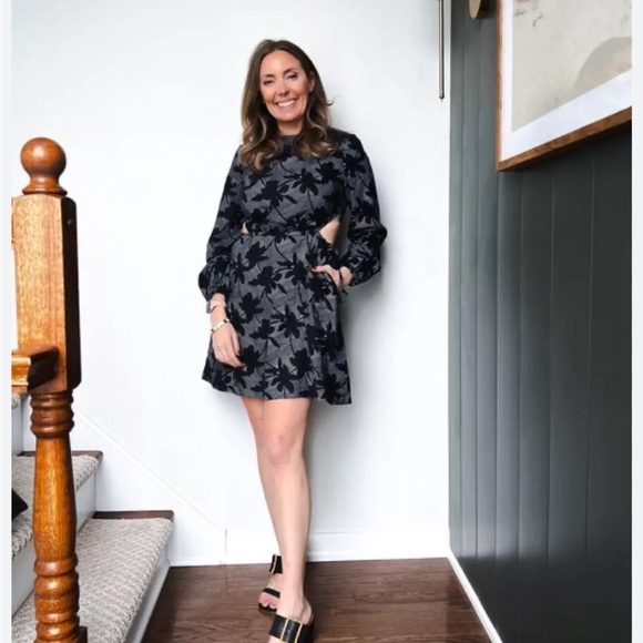 Women's Balloon Long Sleeve Mini
A-Line Dress - Universal Thread new - Picture 4 of 7